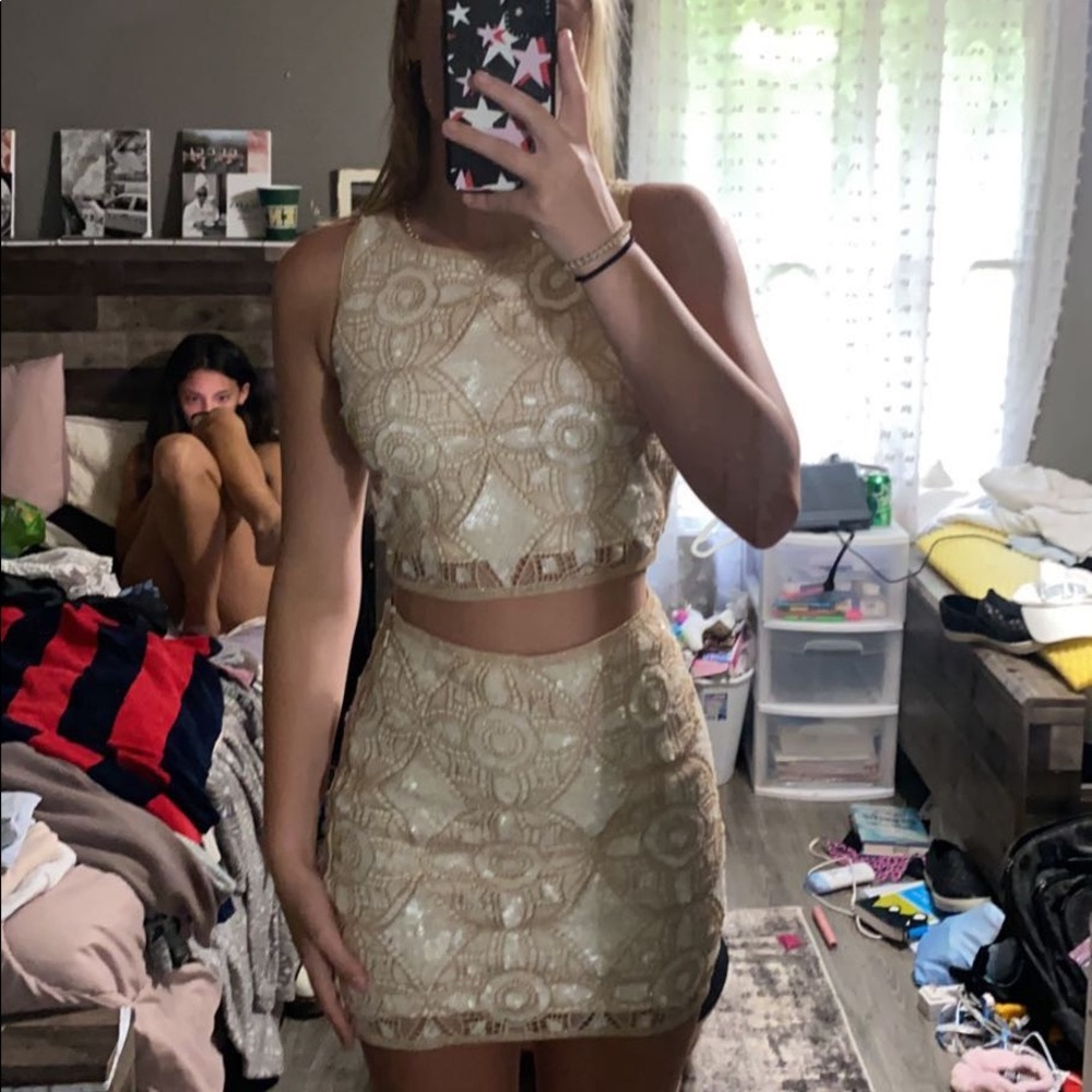 Two Piece Set - image 4